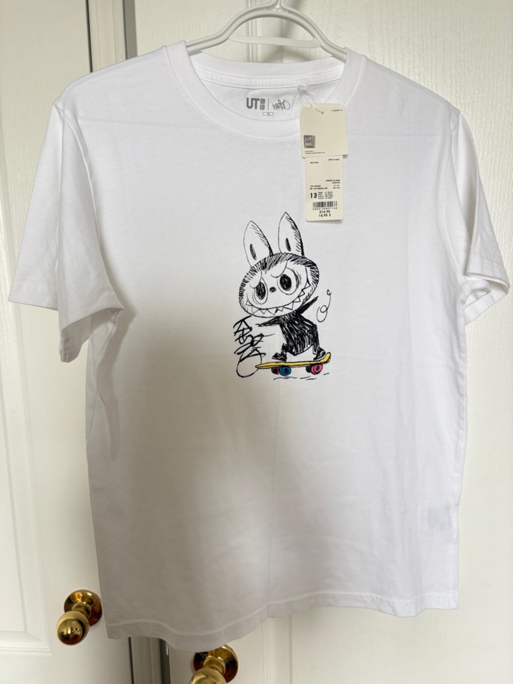 Uniqlo White Graphic Tee